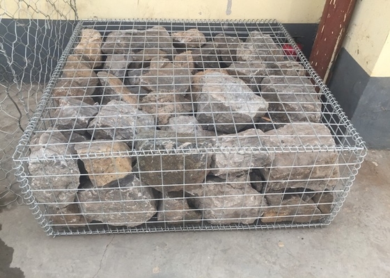 El indicador de Gabion 10 soldó con autógena el PVC del agujero del rectángulo de la malla de alambre 2 x 2 cubierto