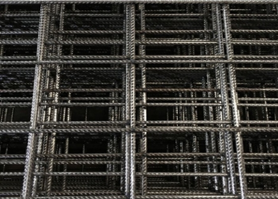 El alambre de acero con poco carbono Mesh Panels, longitud de los 2-6m soldó con autógena la cerca de acero Panels