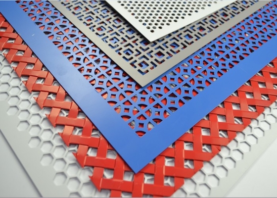 Metal perforado decorativo Mesh Sheets anchura del 1m/del 1.22m para los divisores del espacio