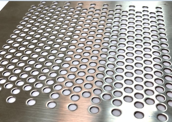 los 2m los 2.44m perforaron a Mesh Sheets de acero, hoja perforada de acero inoxidable 316