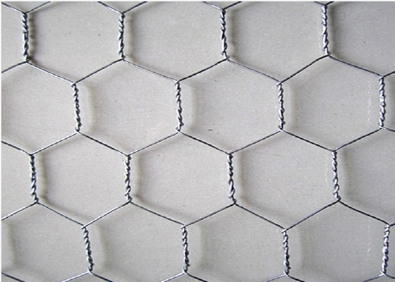 La malla de alambre hexagonal galvanizada sumergida caliente el 10-200m galvanizó la tela metálica hexagonal