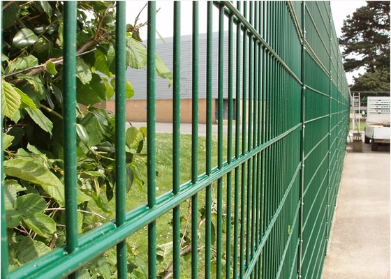 Valla de seguridad soldada con autógena alambre doble, cerca de alambre galvanizada de plata del 1m Panels